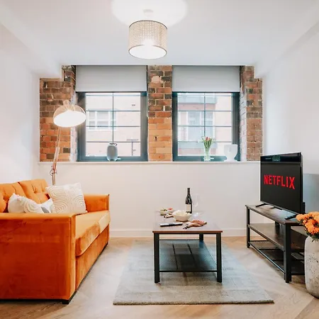 Splendid Industrial Style Pad, Centre, Fast Wifi, Family, Contractors *